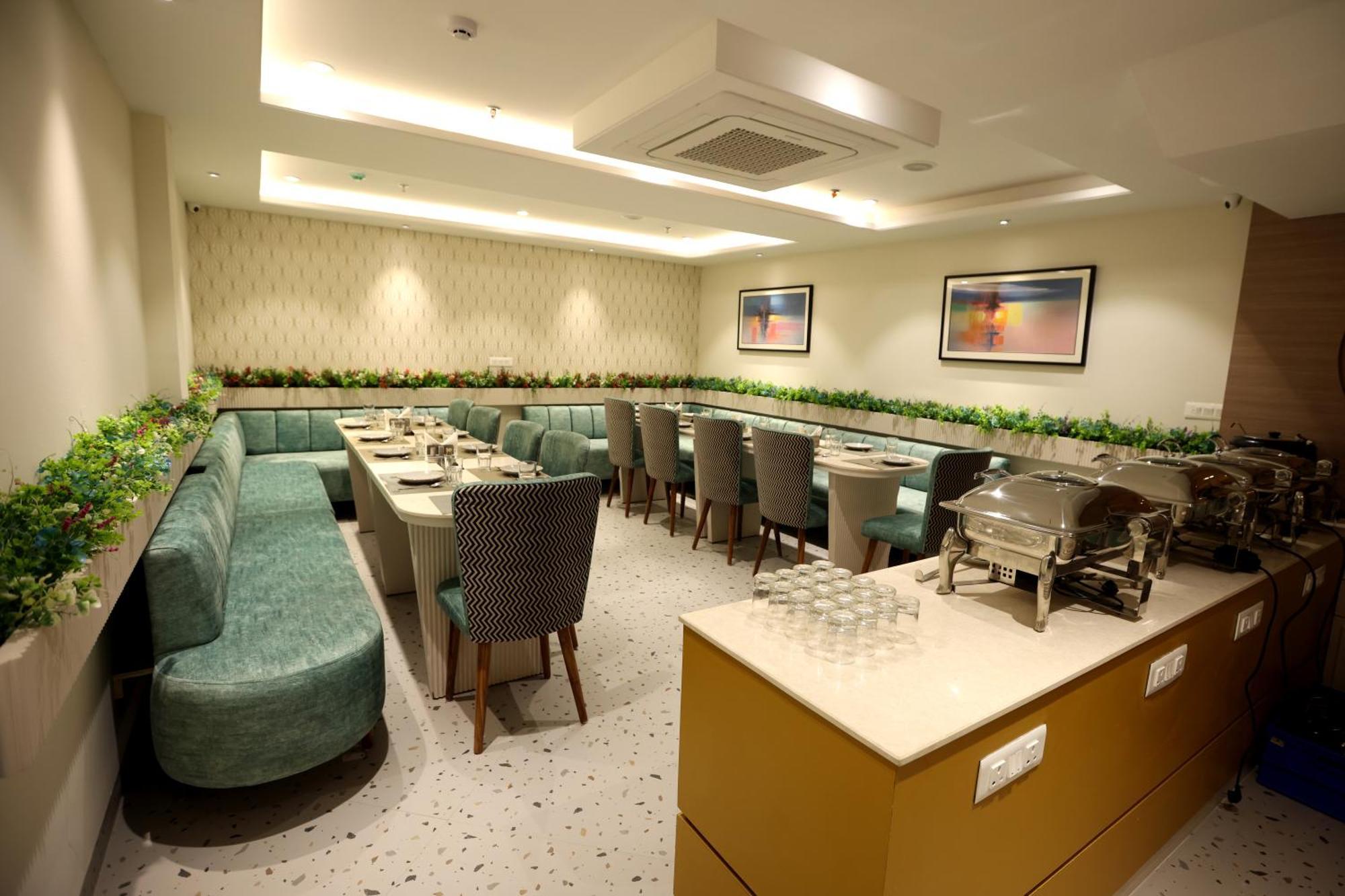 Hiraya Hotels Mohali Exteriér fotografie