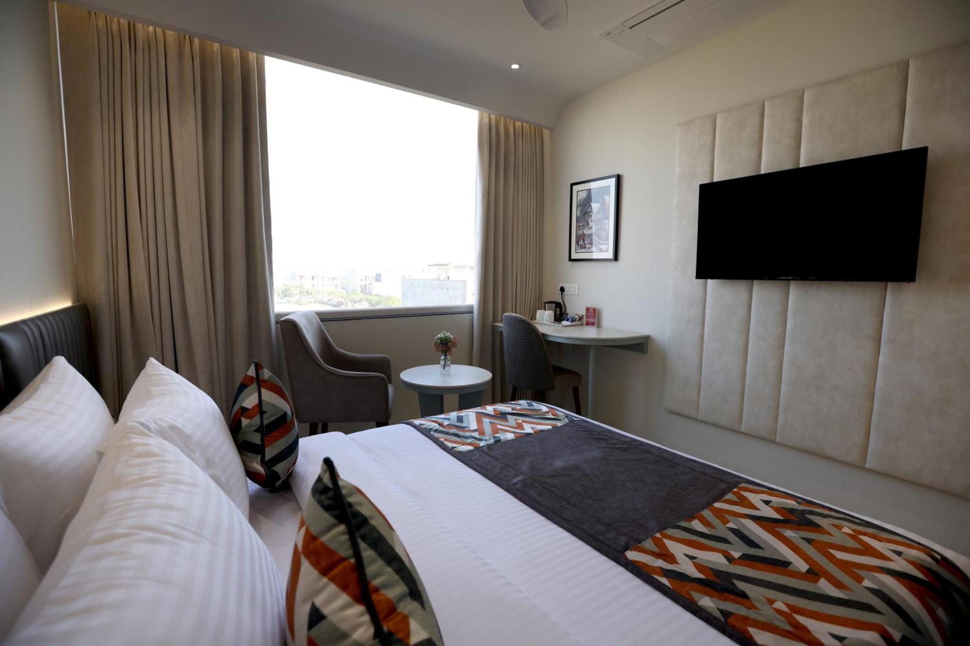 Hiraya Hotels Mohali Exteriér fotografie