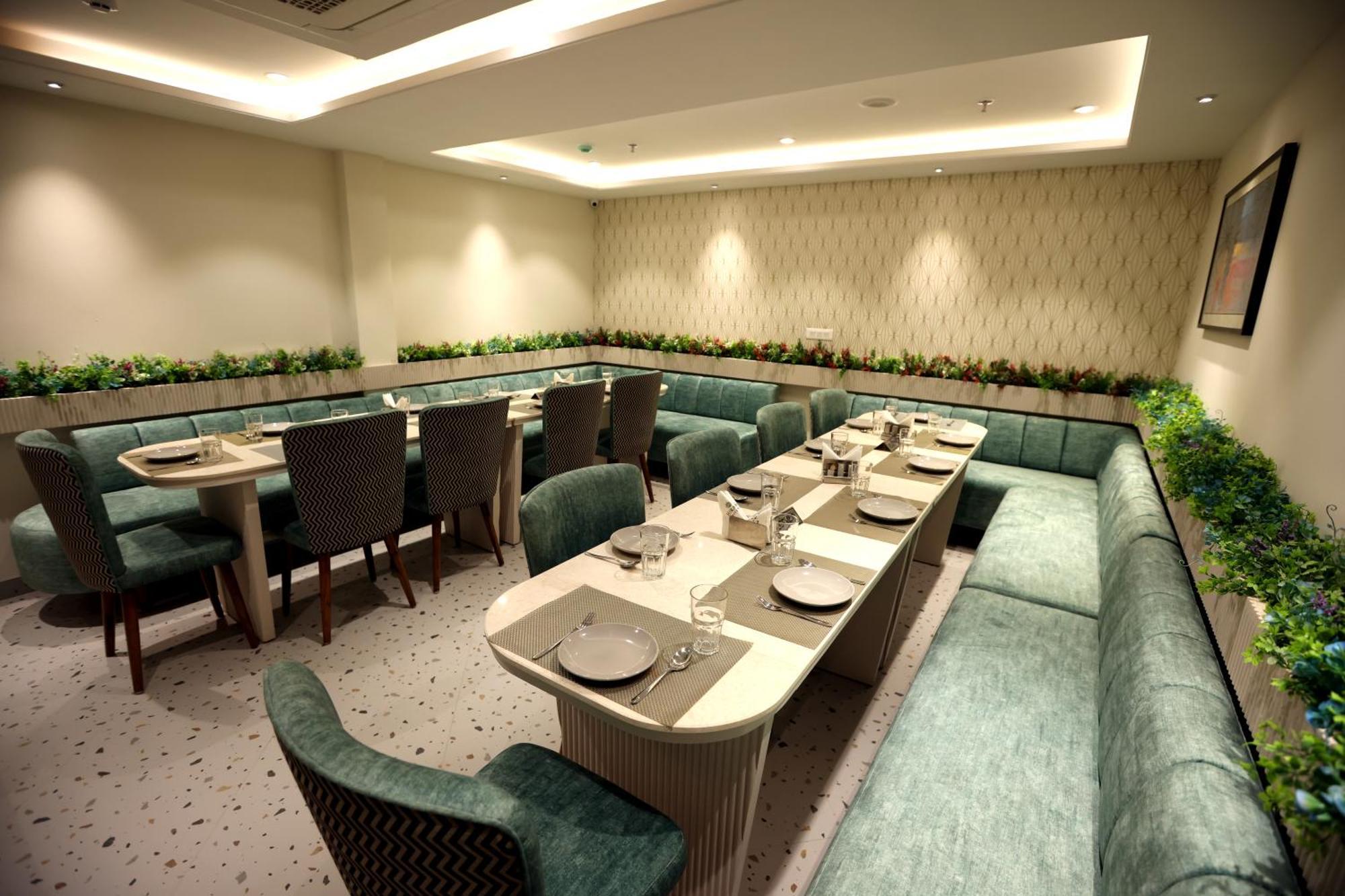 Hiraya Hotels Mohali Exteriér fotografie