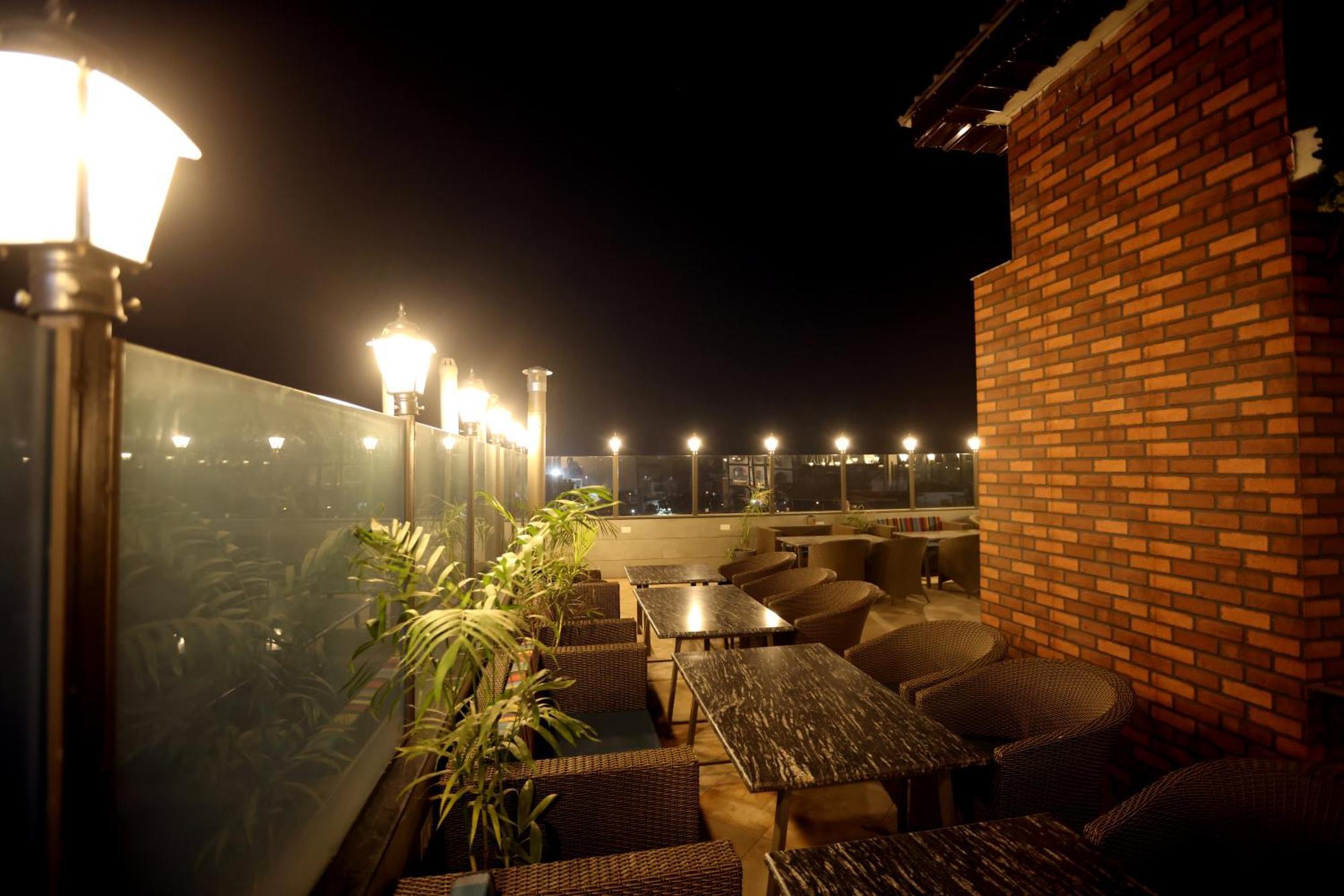 Hiraya Hotels Mohali Exteriér fotografie